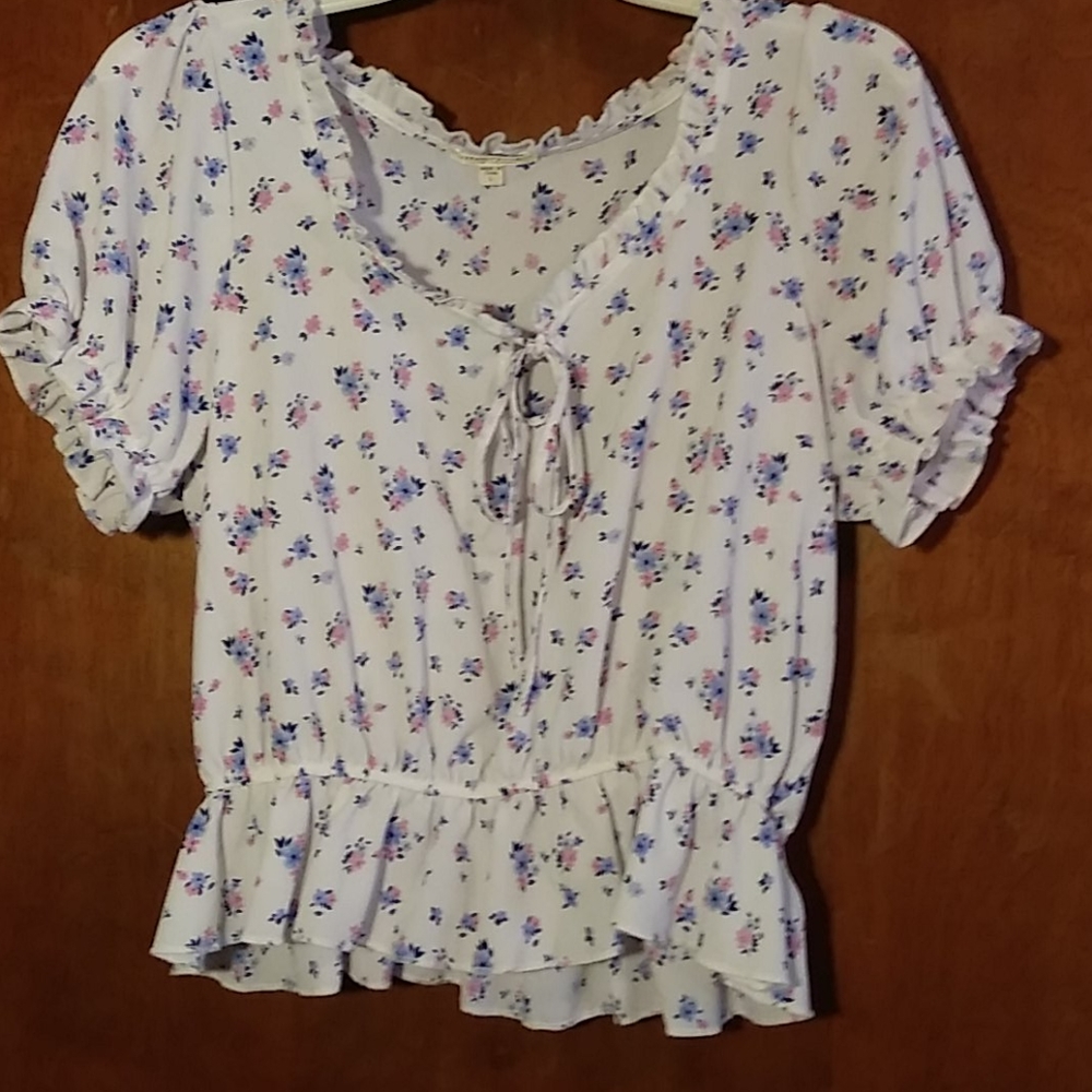 Ultra Flirt NY LA short sleeve top. Size Lg.